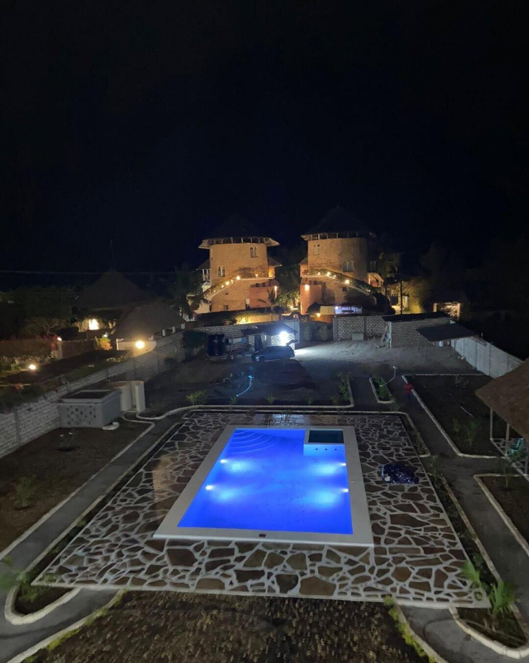 3BR All-Ensuite Villa with Pool, 1-Min Walk to Watamu Beach
