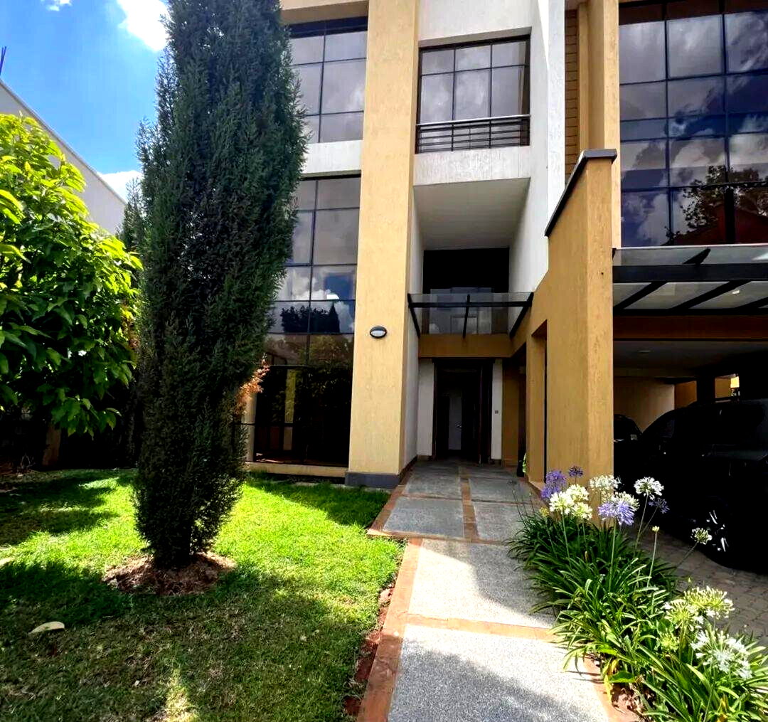 5-Ensuite Townhouse with Rooftop Terrace & Solar - Lavington