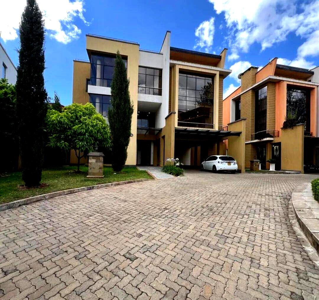 5-Ensuite Townhouse with Rooftop Terrace & Solar - Lavington