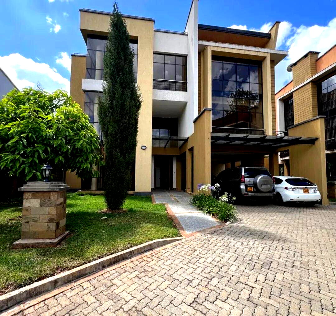 5-Ensuite Townhouse with Rooftop Terrace & Solar - Lavington