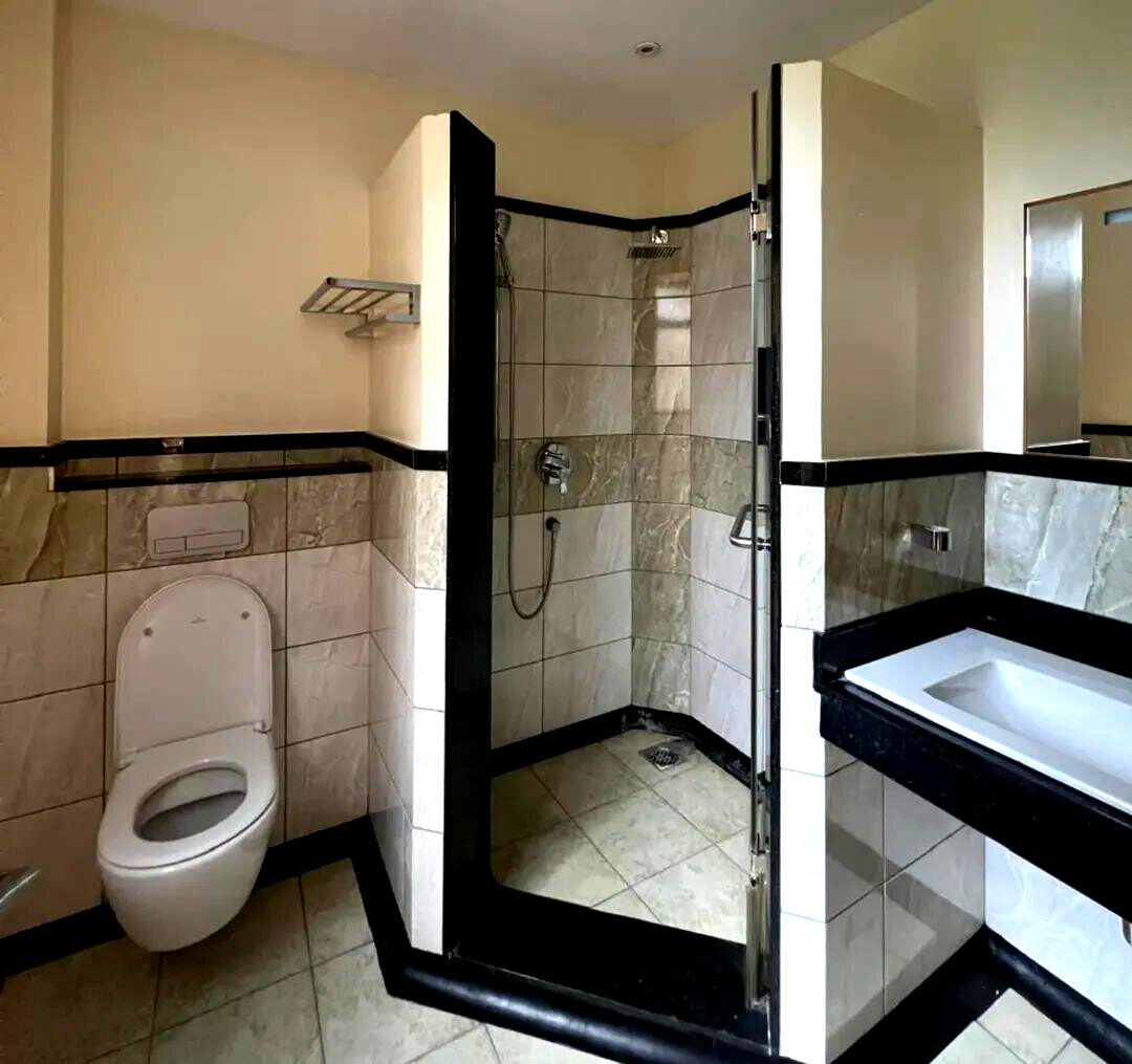 5-Ensuite Townhouse with Rooftop Terrace & Solar - Lavington