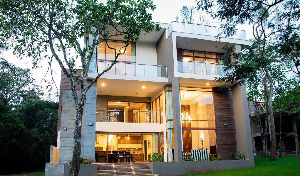 5-Ensuite Townhouse with Lift & Rooftop Access – Karen