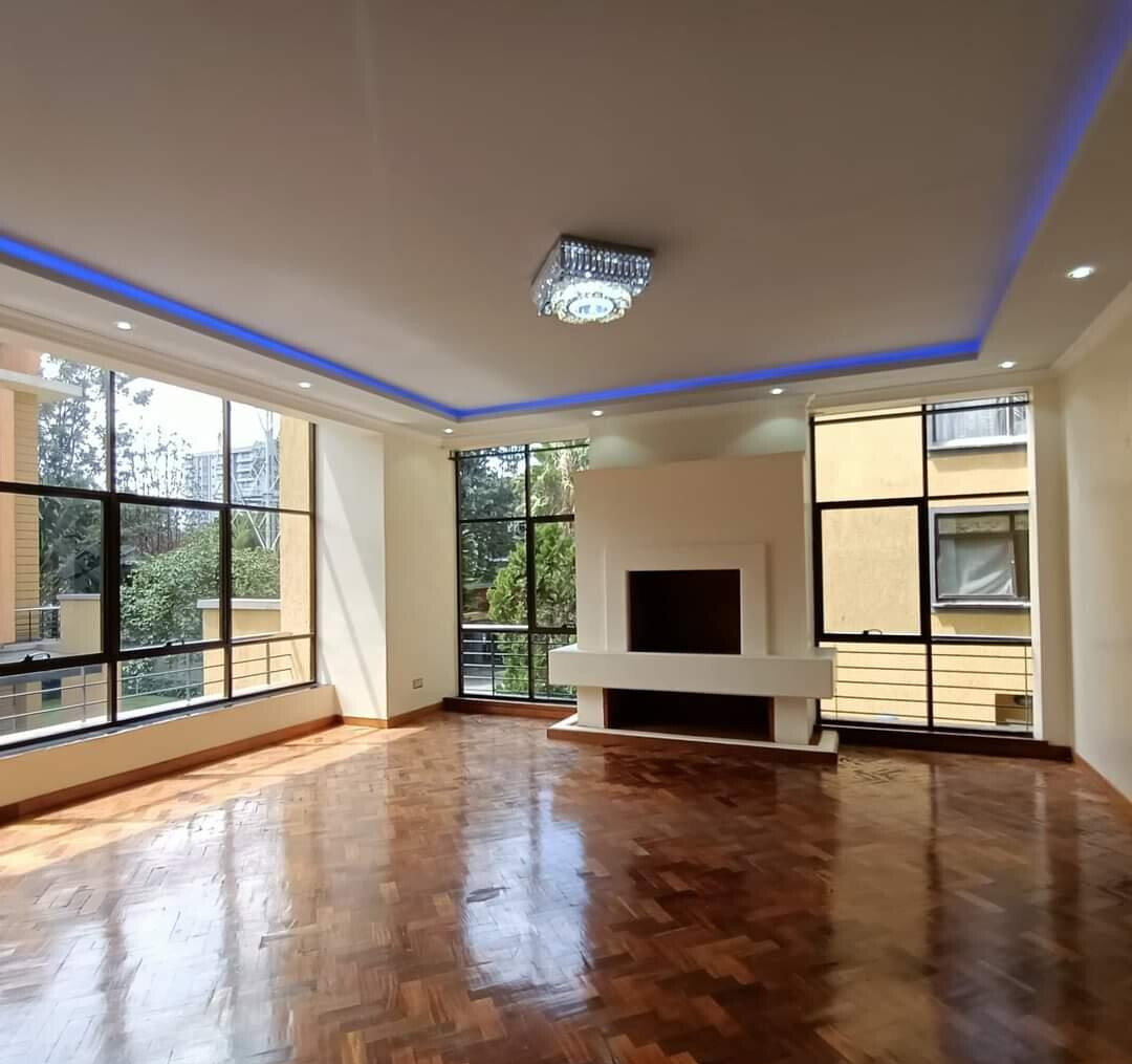 5BR Townhouse with Rooftop Terrace & DSQ - Lavington