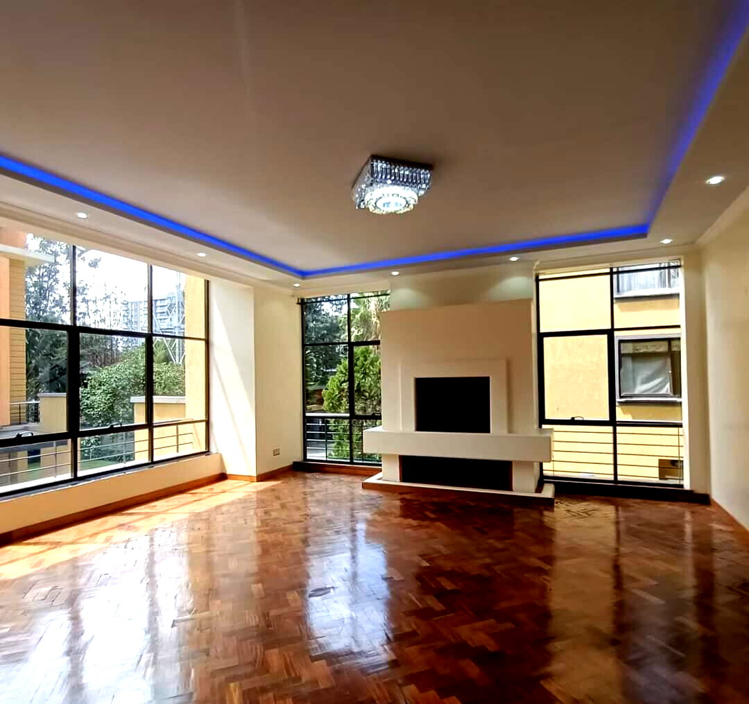 5BR Townhouse with Rooftop Terrace & DSQ - Lavington