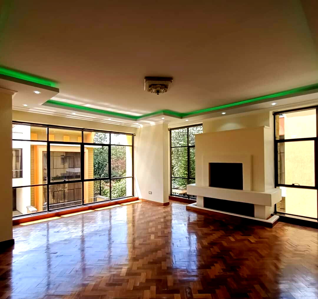 5BR Townhouse with Rooftop Terrace & DSQ - Lavington