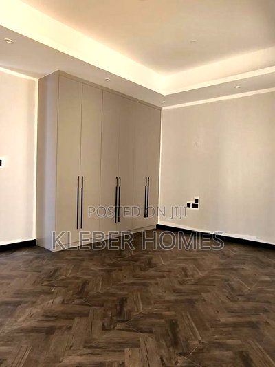 5bdrm Villa in Lavington for sale - Image 11