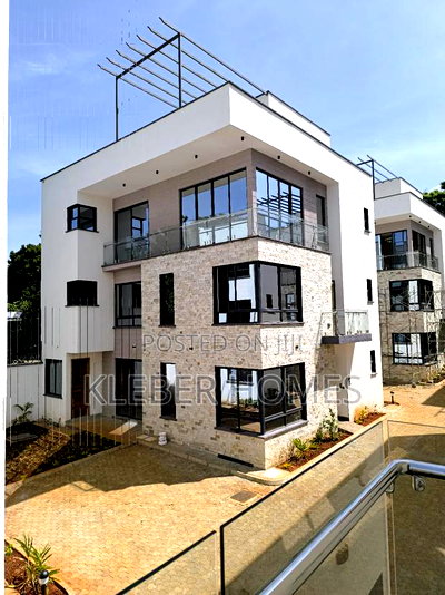 5bdrm Villa in Lavington for sale - Image 1