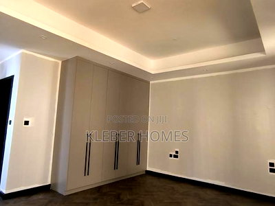 5bdrm Villa in Lavington for sale - Image 10