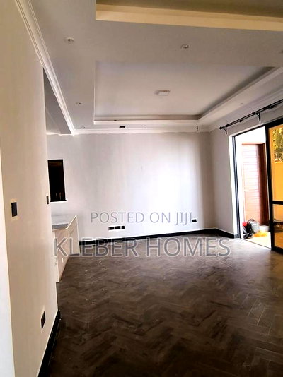 5bdrm Villa in Lavington for sale - Image 9