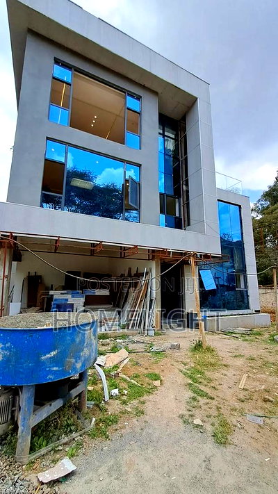 5bdrm Villa in Lavington for sale - Image 2