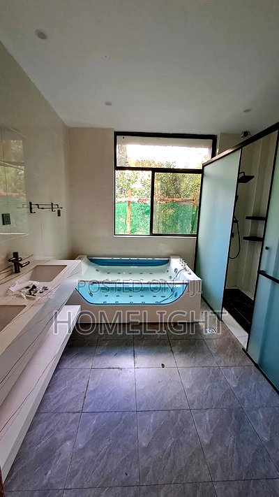 5bdrm Villa in Lavington for sale - Image 15