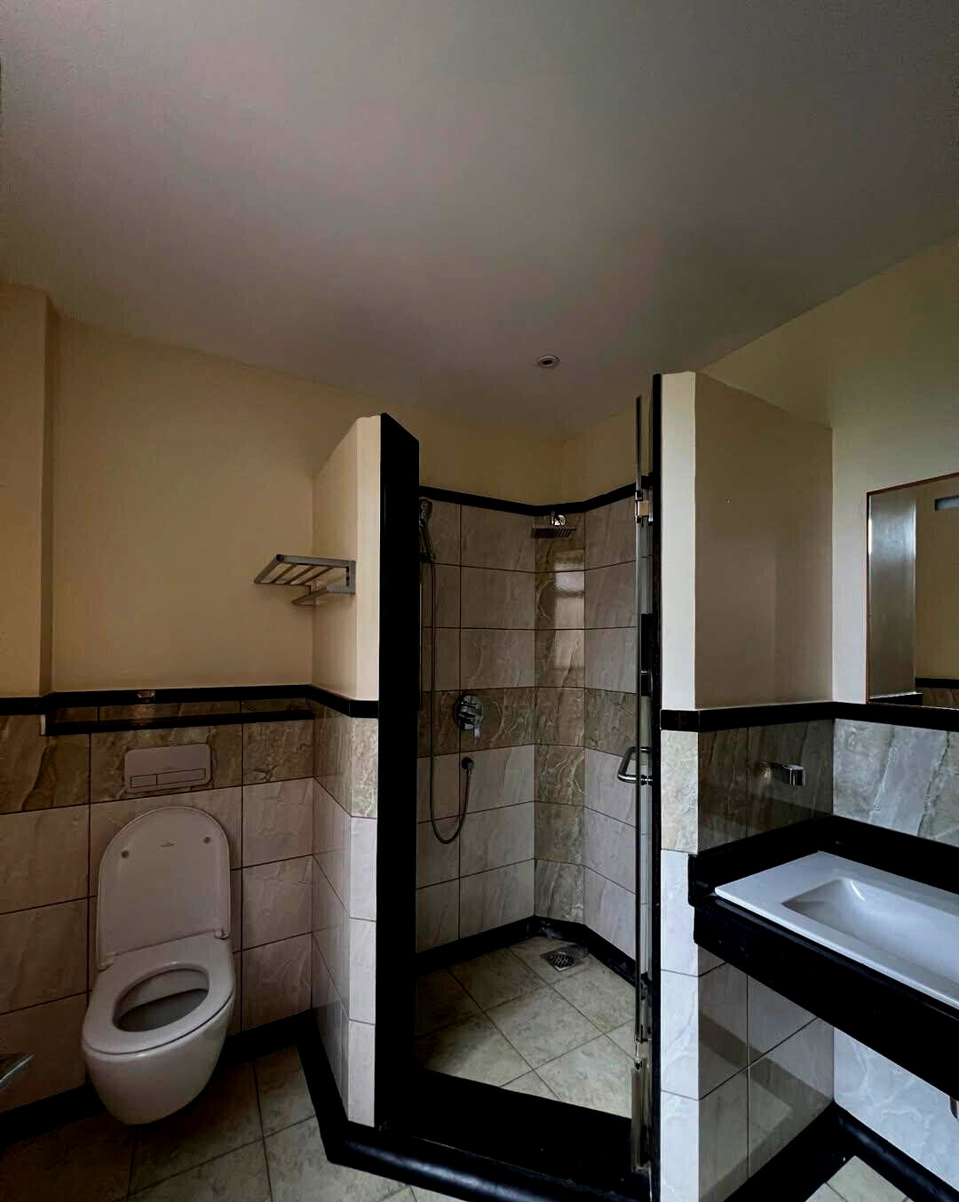 New 5-Ensuite Townhouse with Rooftop Garden - Lavington