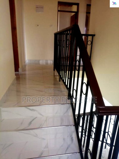 4bdrm Townhouse/Terrace in Kadeya, Oluulua for sale - Image 9