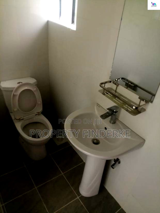 4bdrm Townhouse/Terrace in Kadeya, Oluulua for sale