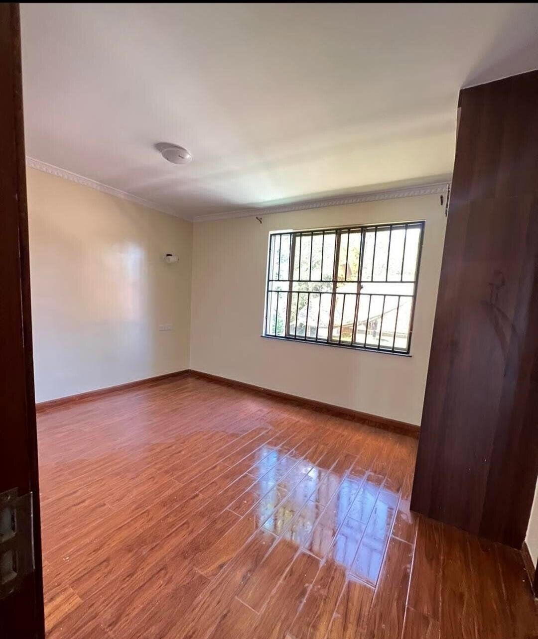 Double-Volume Living Room Townhouse with Rooftop Terrace - Lavington