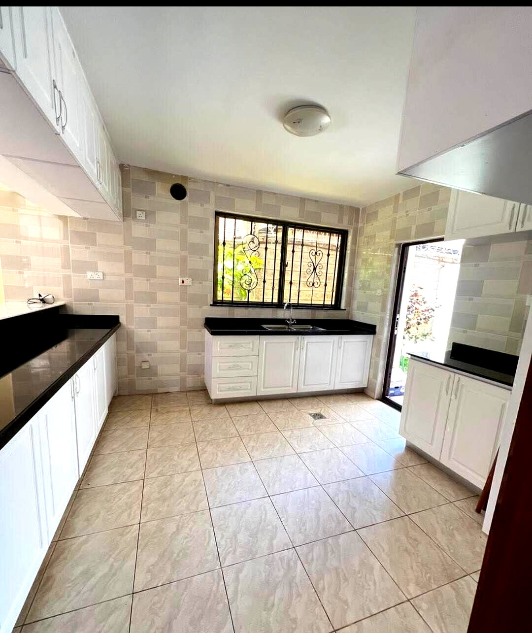 Double-Volume Living Room Townhouse with Rooftop Terrace - Lavington