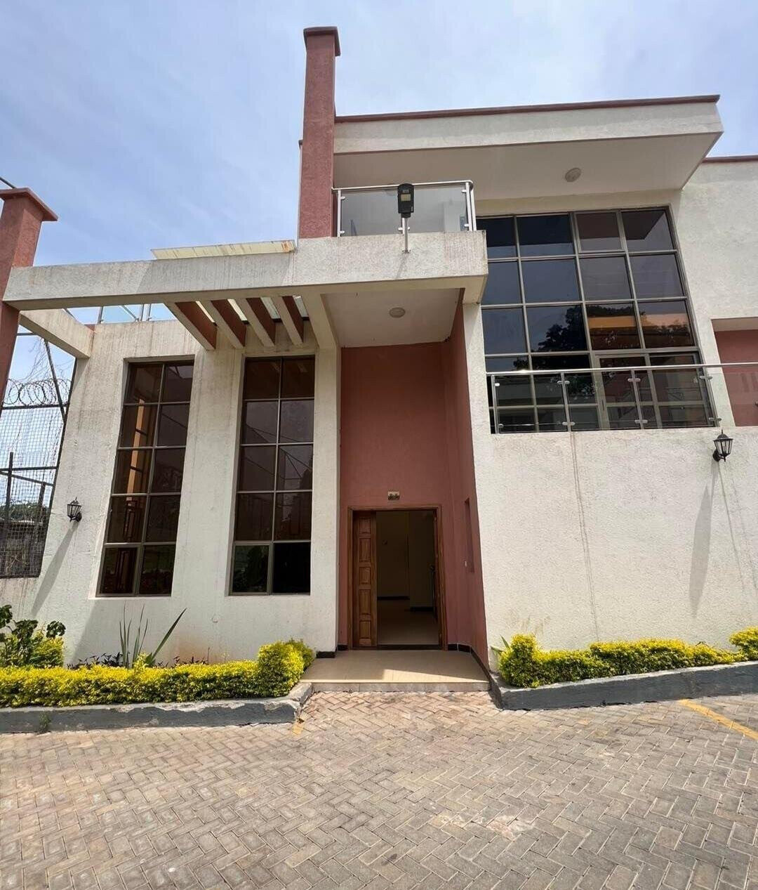 Double-Volume Living Room Townhouse with Rooftop Terrace - Lavington