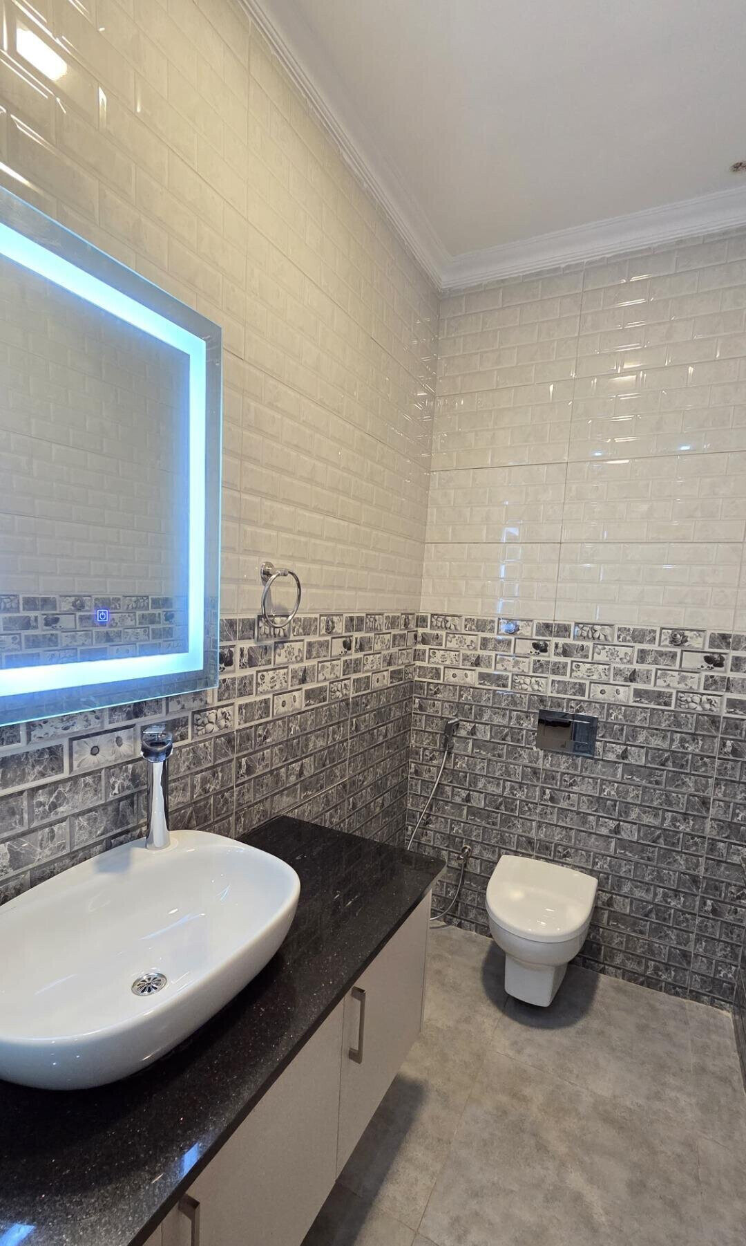 8-Bedroom Duplex Villa with Private Garden & Clubhouse - Spring Valley