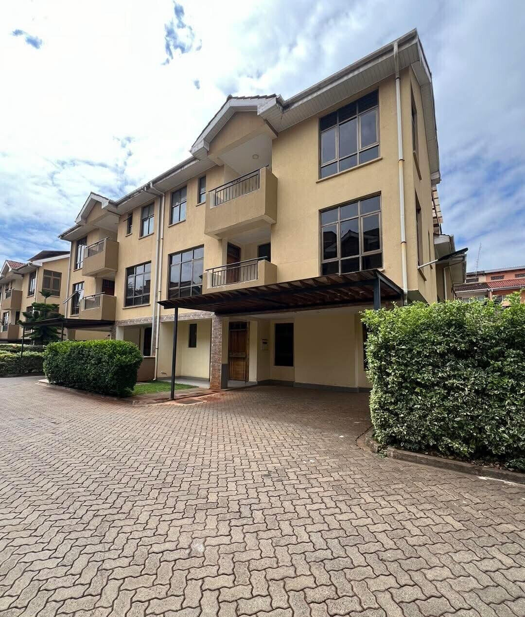 5-Bed Townhouse with Pool & Generator in Lavington - KES 70M