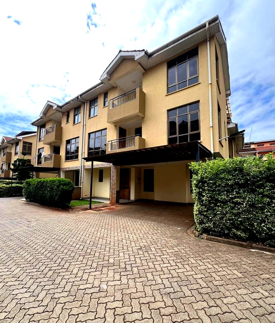 5-Bed Townhouse with Pool & Generator in Lavington - KES 70M