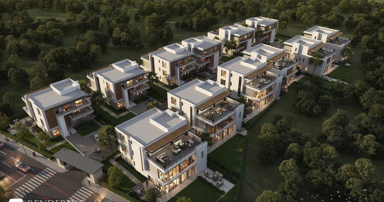 Luxury 5BR Townhouse with Garden