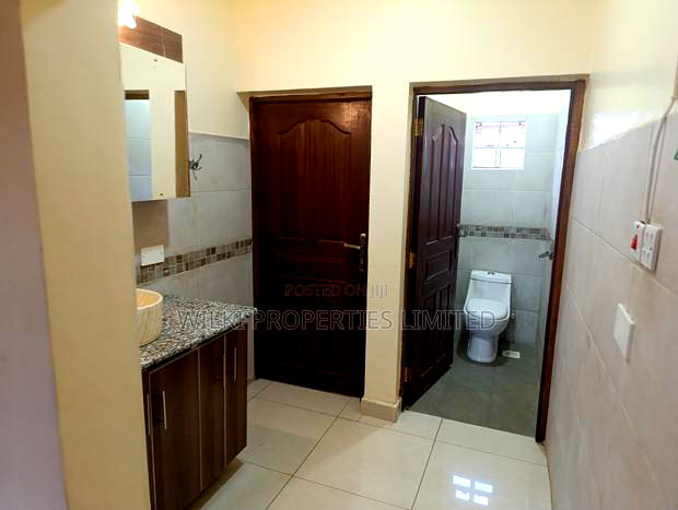 5bdrm Maisonette in Karuguru, Kivuli, Kamakis for rent
