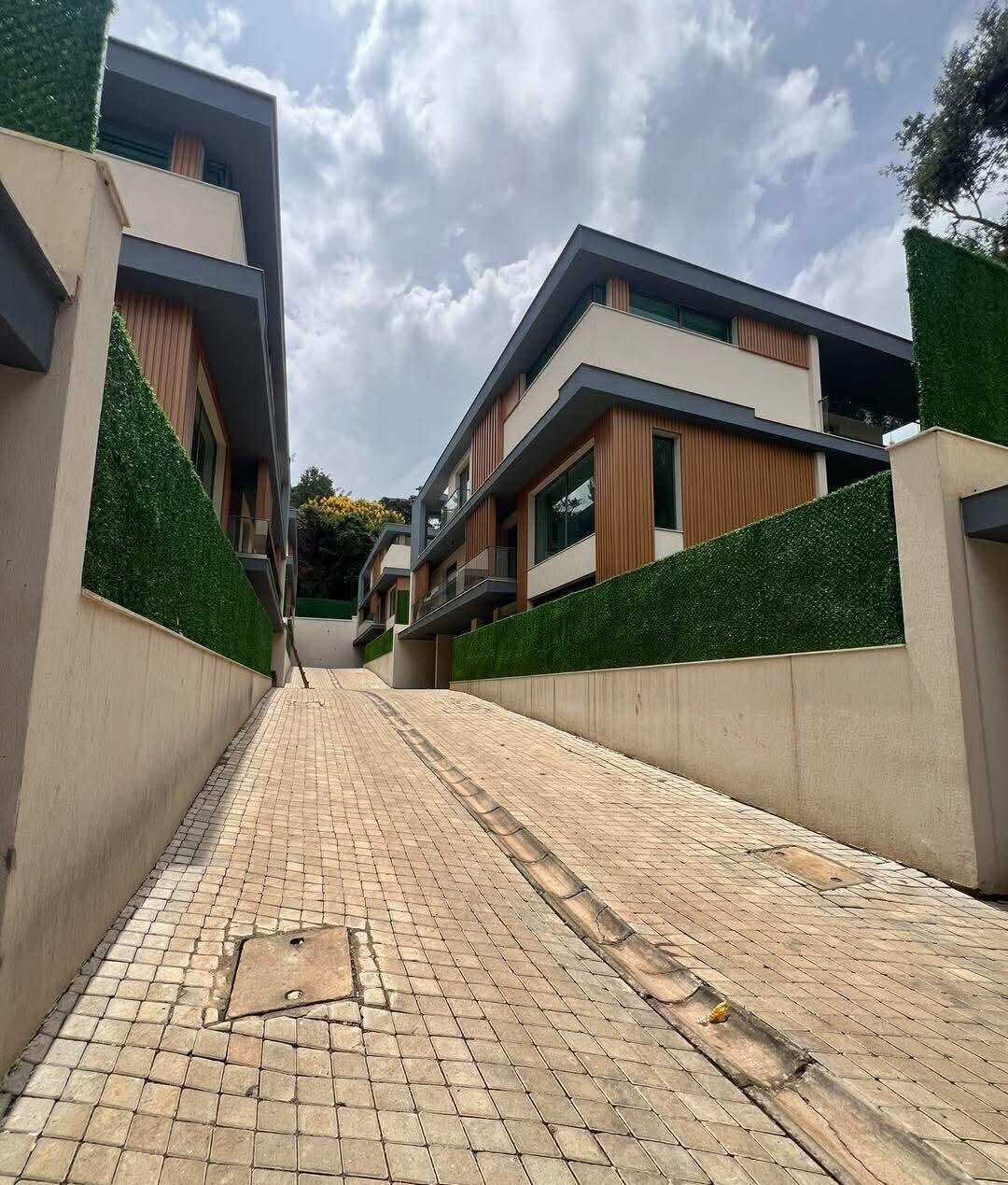 New 5-Bed All-Ensuite Townhouse with TV Lounge - Lavington