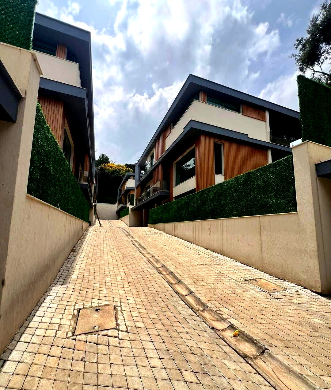 New 5-Bed All-Ensuite Townhouse with TV Lounge - Lavington