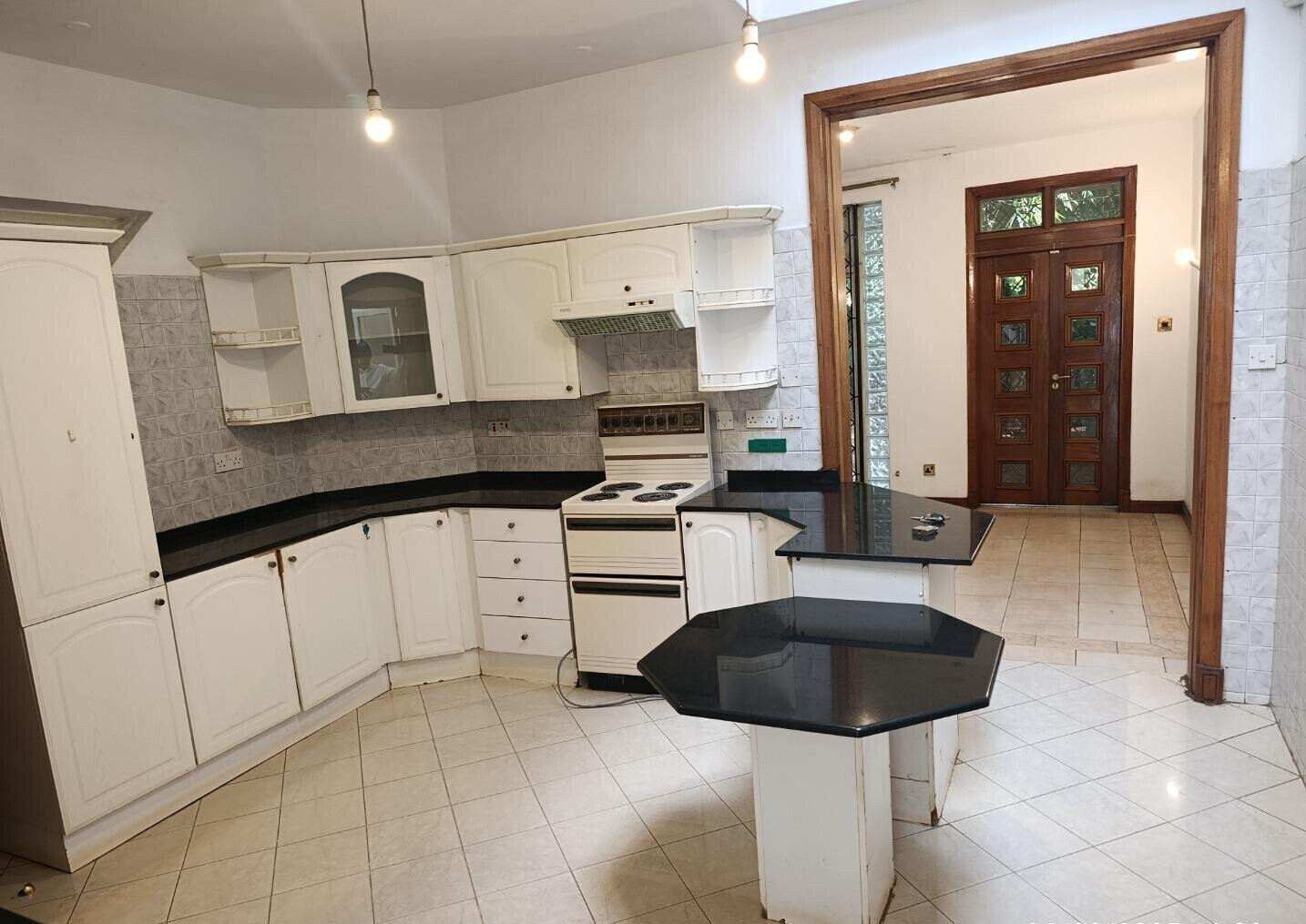 4 En-Suite Townhouse with Solar & Private Backyard - Kilimani