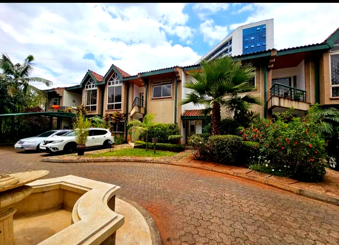 4 En-Suite Townhouse with Solar & Private Backyard - Kilimani