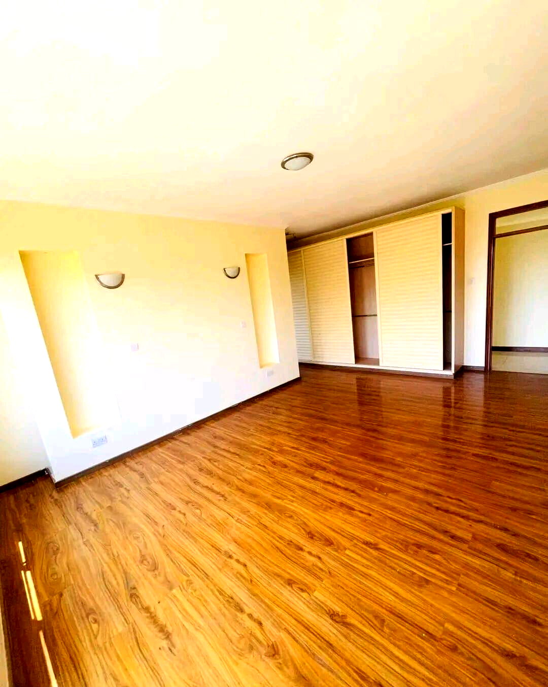 4BR Townhouse with Heated Pool & Clubhouse - Runda