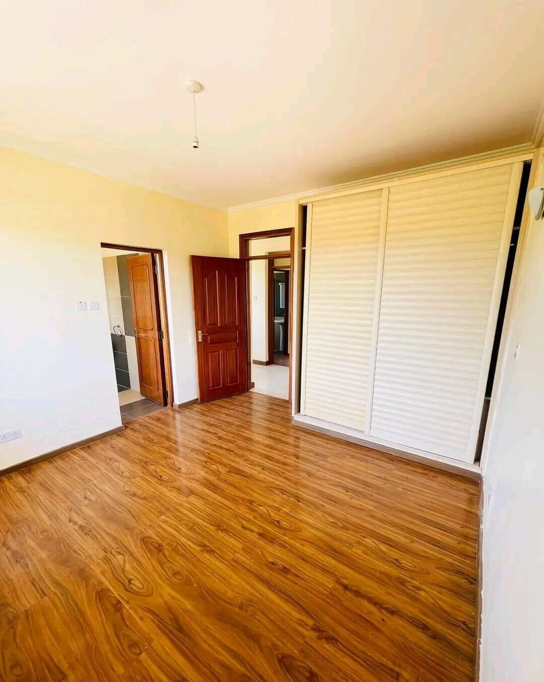 4BR Townhouse with Heated Pool & Clubhouse - Runda