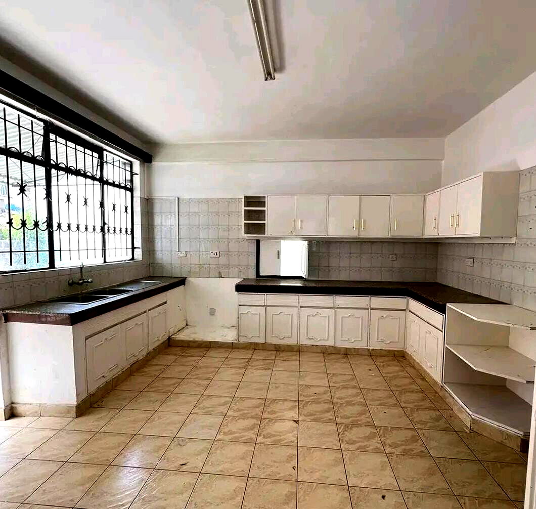 5 En-Suite Bedrooms Plus DSQ in Gated Kilimani Court