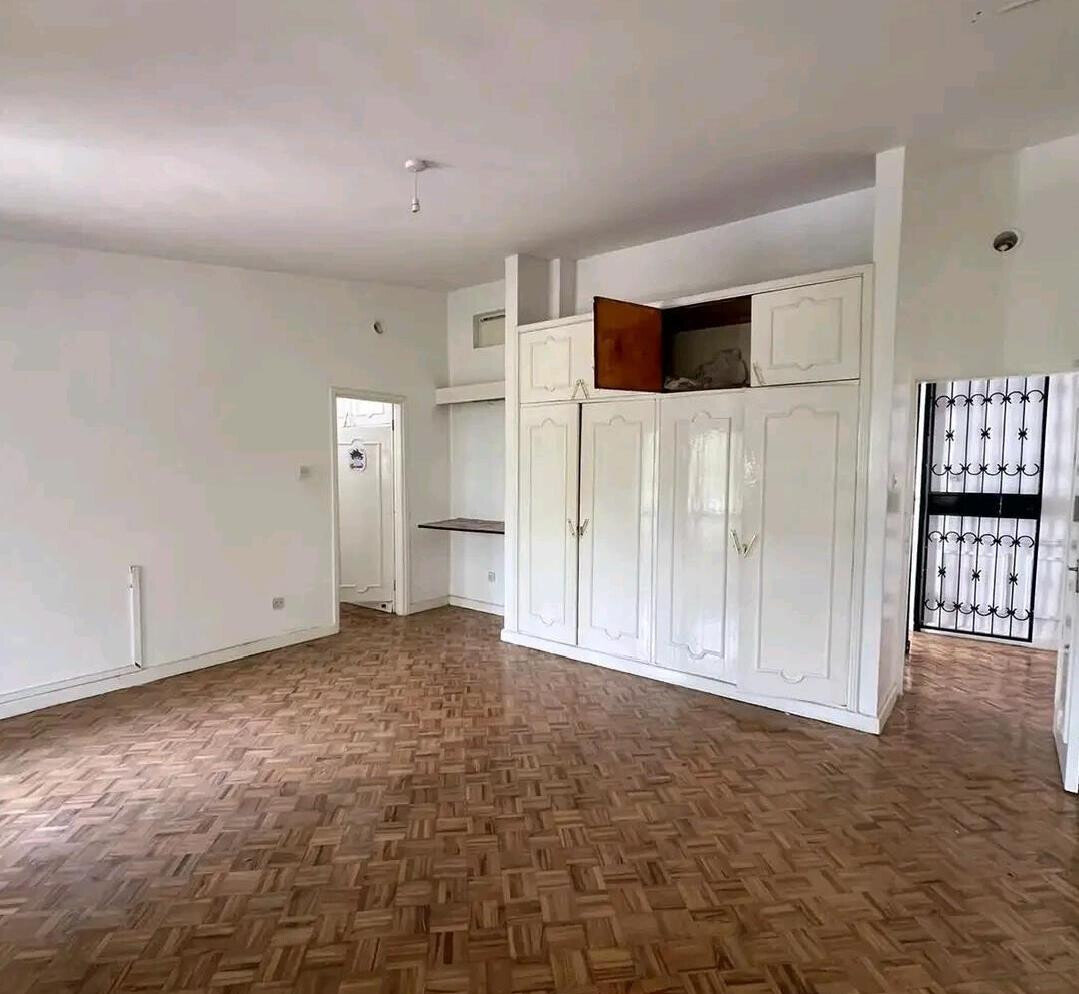 5 En-Suite Bedrooms Plus DSQ in Gated Kilimani Court