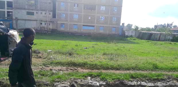 Very Prime 100*100 Commercial Plot for Sale