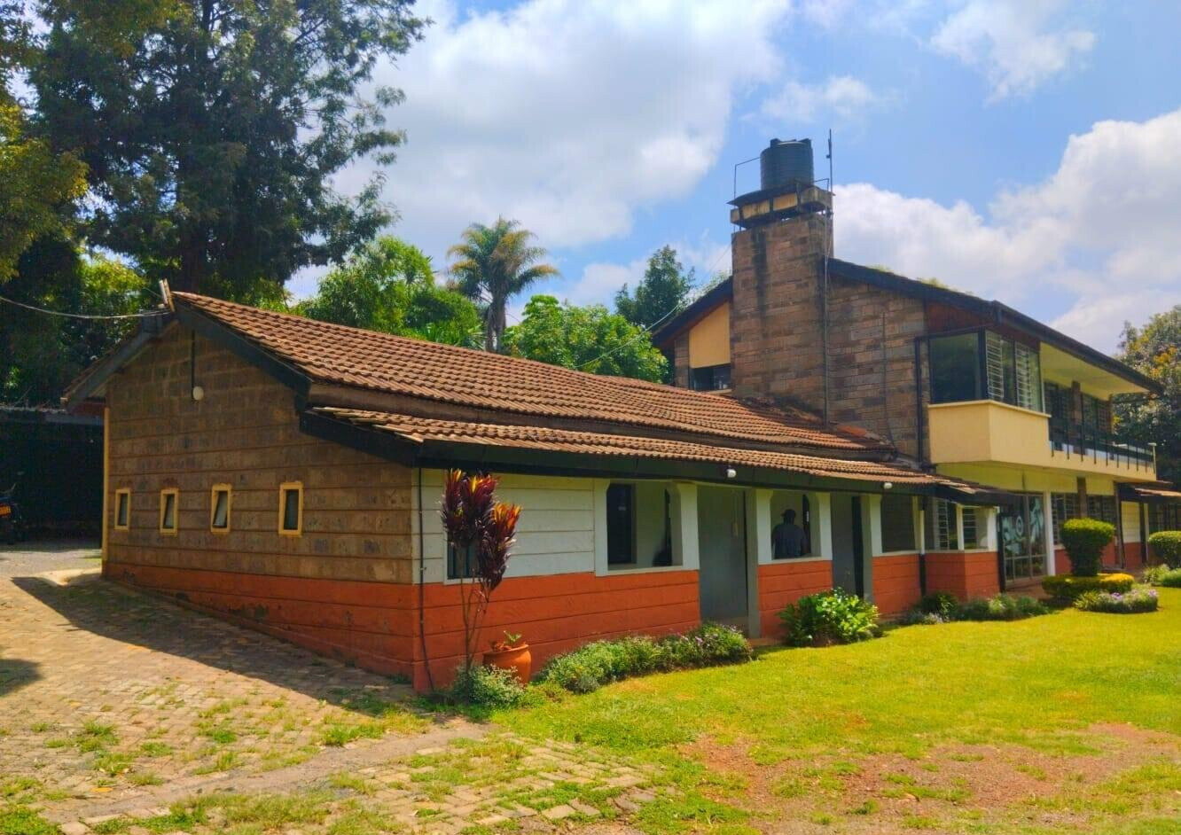 3/4 Acre Office Space in Lavington