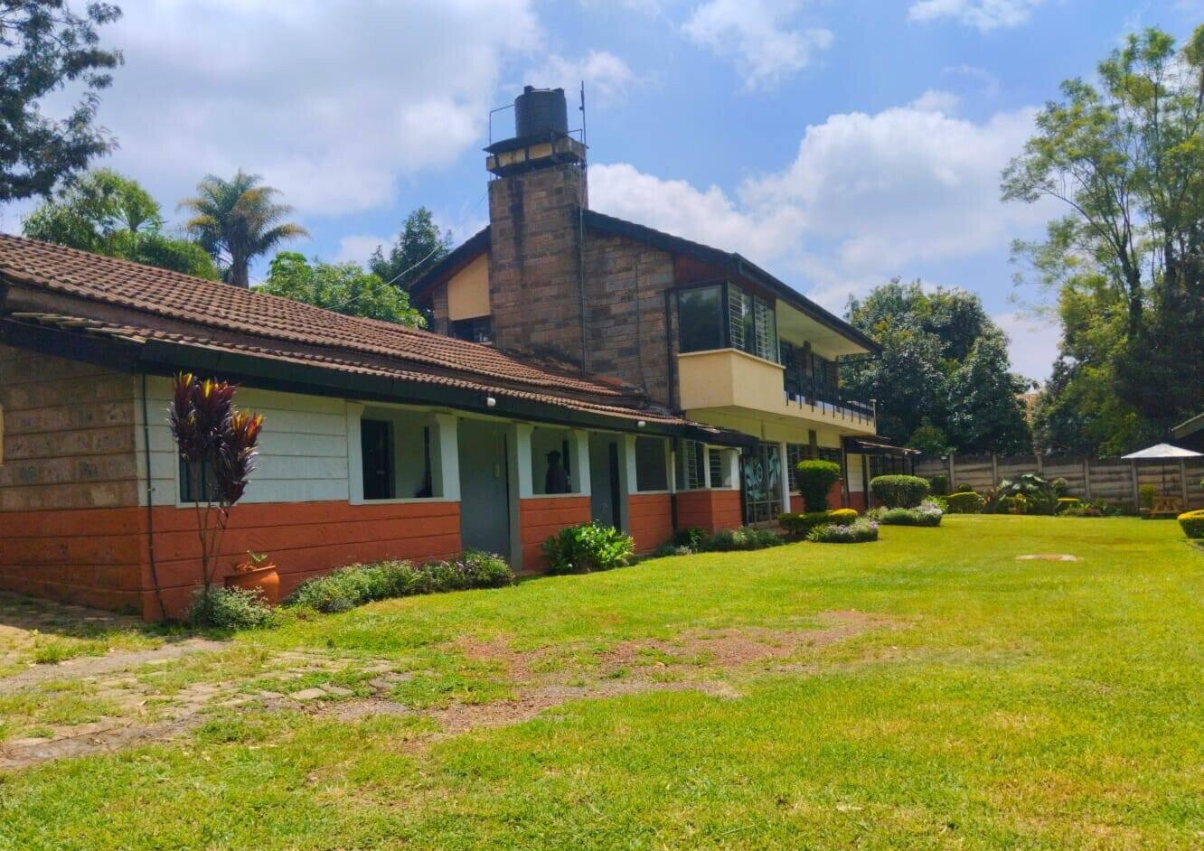 3/4 Acre Office Space in Lavington