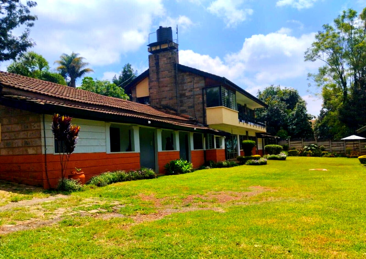 3/4 Acre Office Space in Lavington