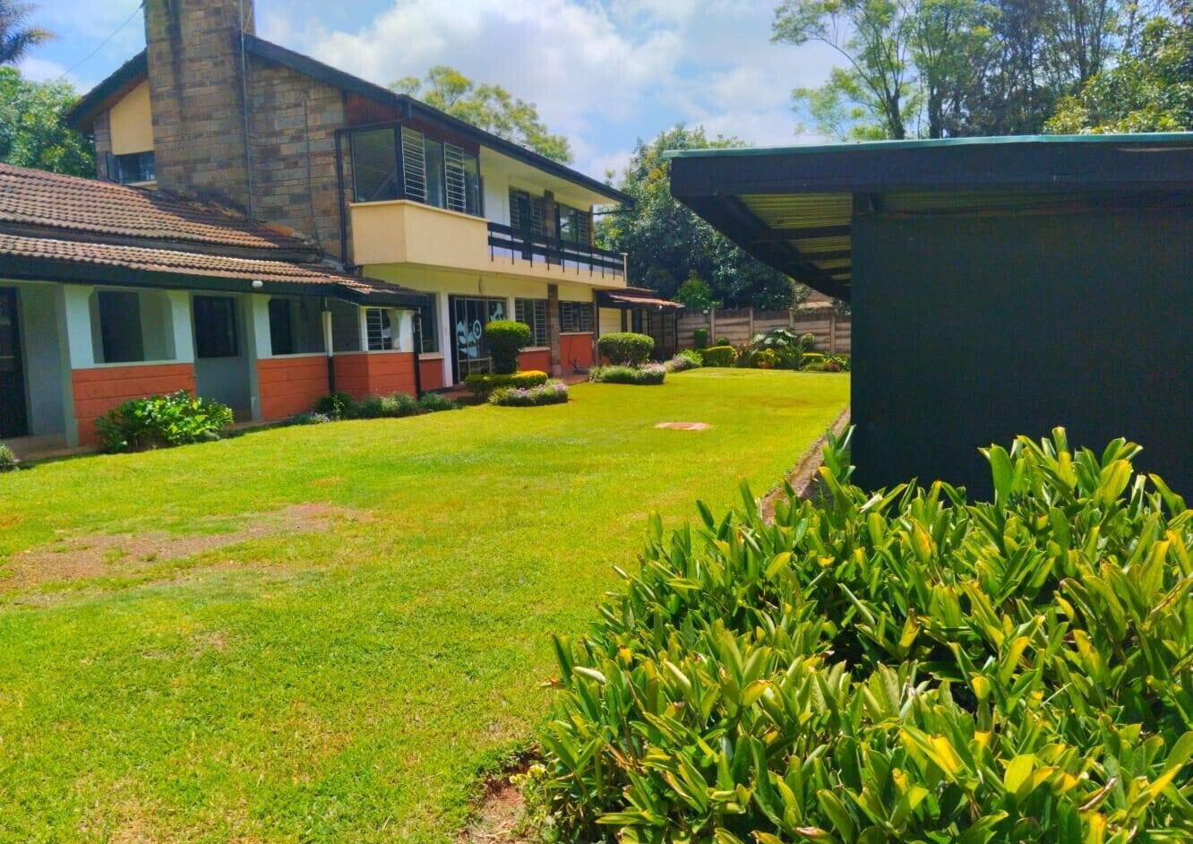 3/4 Acre Office Space in Lavington