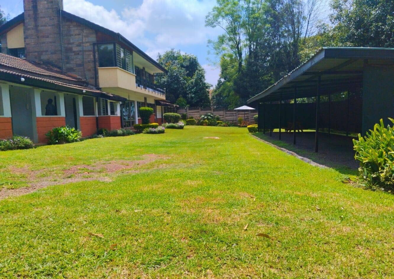 3/4 Acre Office Space in Lavington