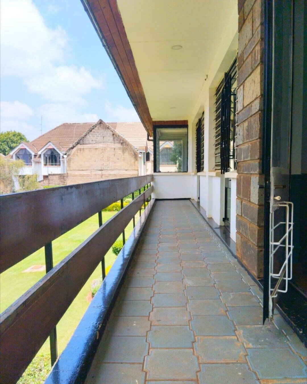 3/4 Acre Office Space in Lavington