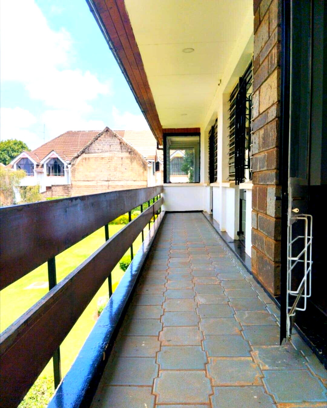 3/4 Acre Office Space in Lavington