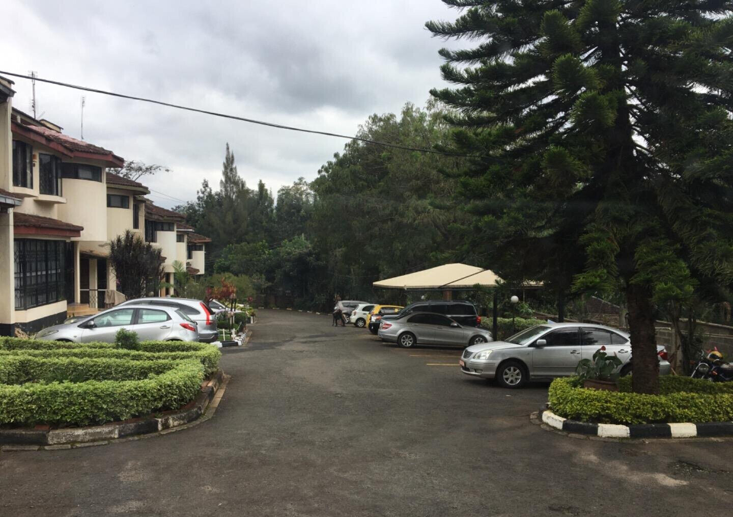 4BR Townhouse with DSQ & Bay Windows - Lavington