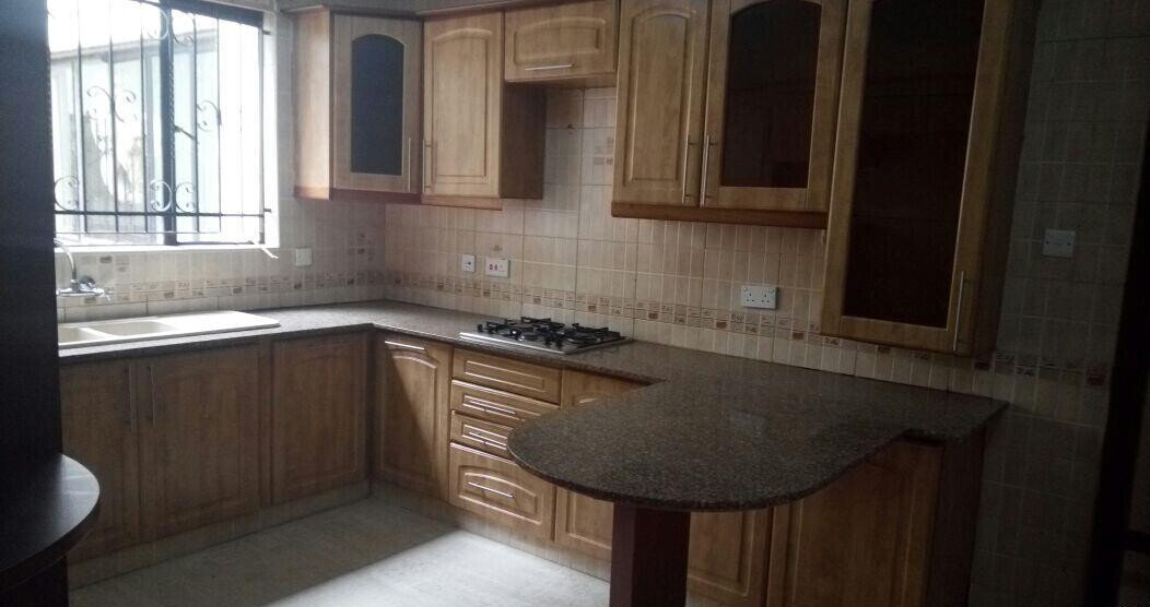 4BR Townhouse with Jacuzzi & Pool in Brookside - Westlands