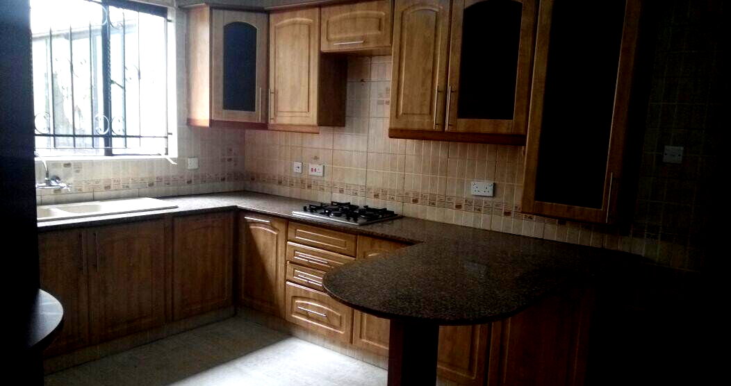 4BR Townhouse with Jacuzzi & Pool in Brookside - Westlands