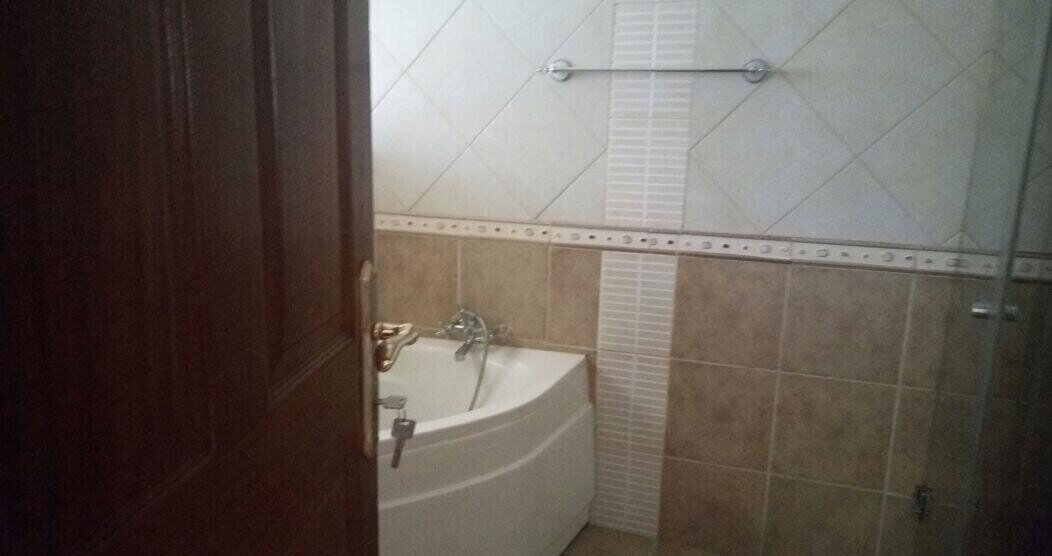 4BR Townhouse with Jacuzzi & Pool in Brookside - Westlands