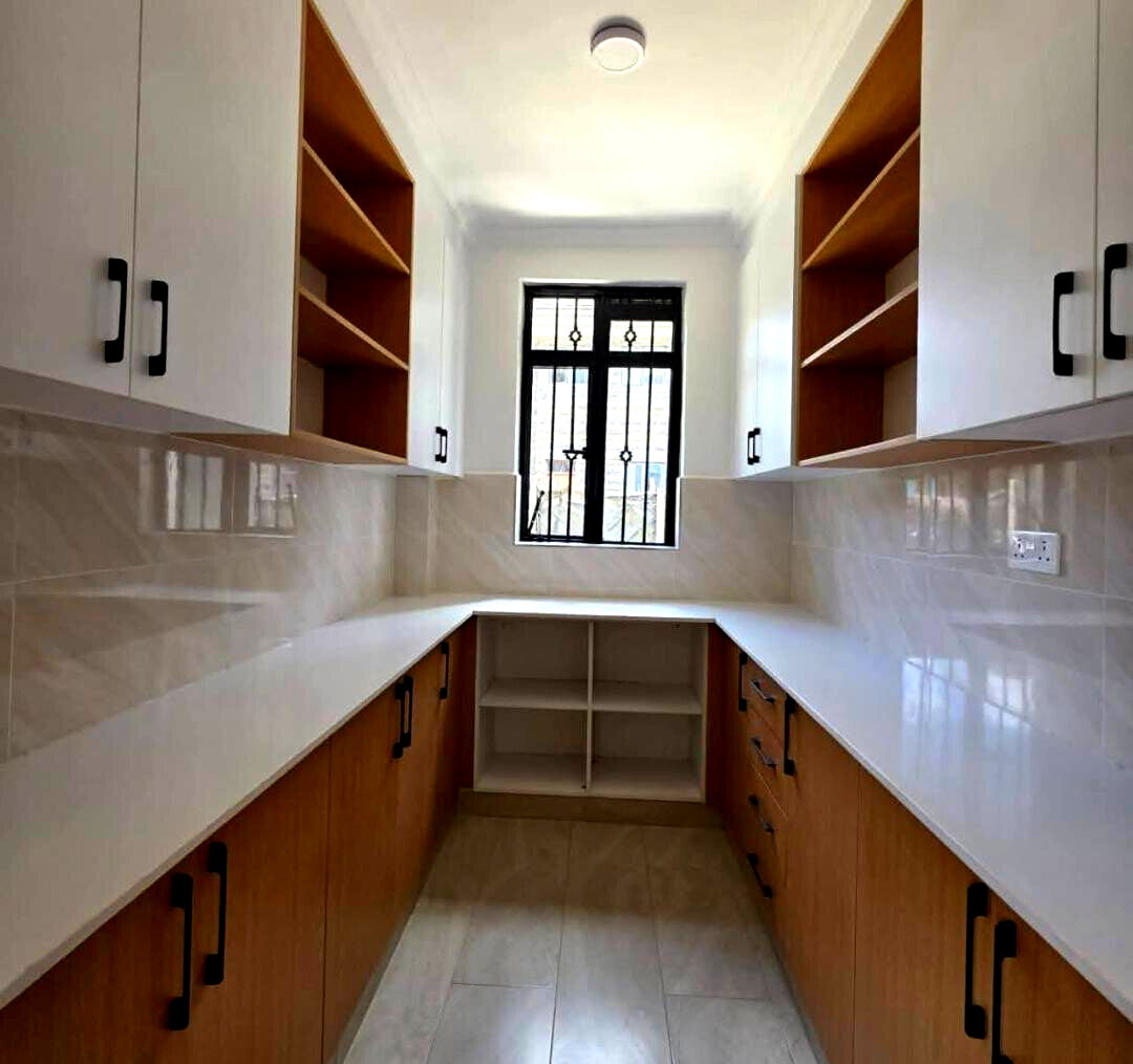 4BR All-Ensuite Townhouse on Quarter-Acre with Title - Dykio, Ruiru