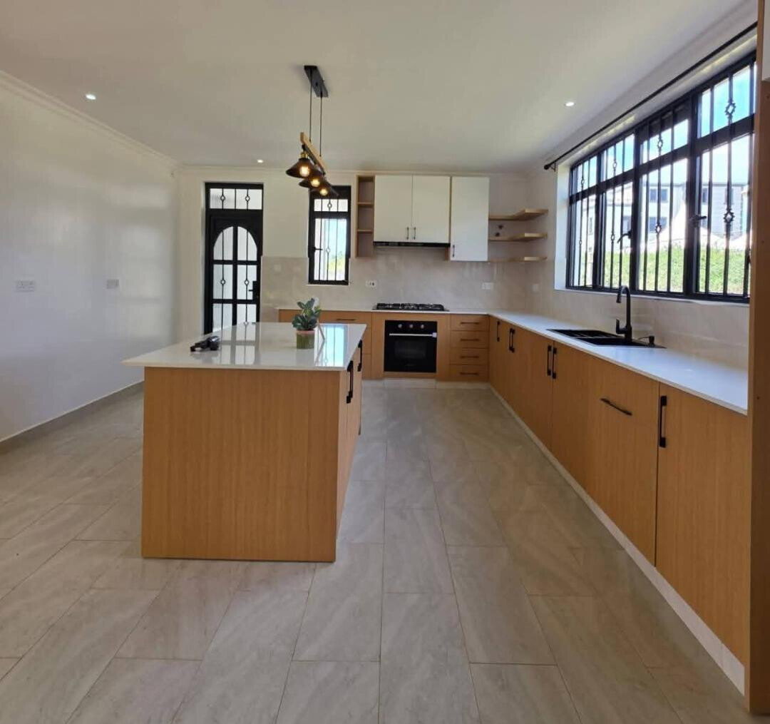 4BR All-Ensuite Townhouse on Quarter-Acre with Title - Dykio, Ruiru
