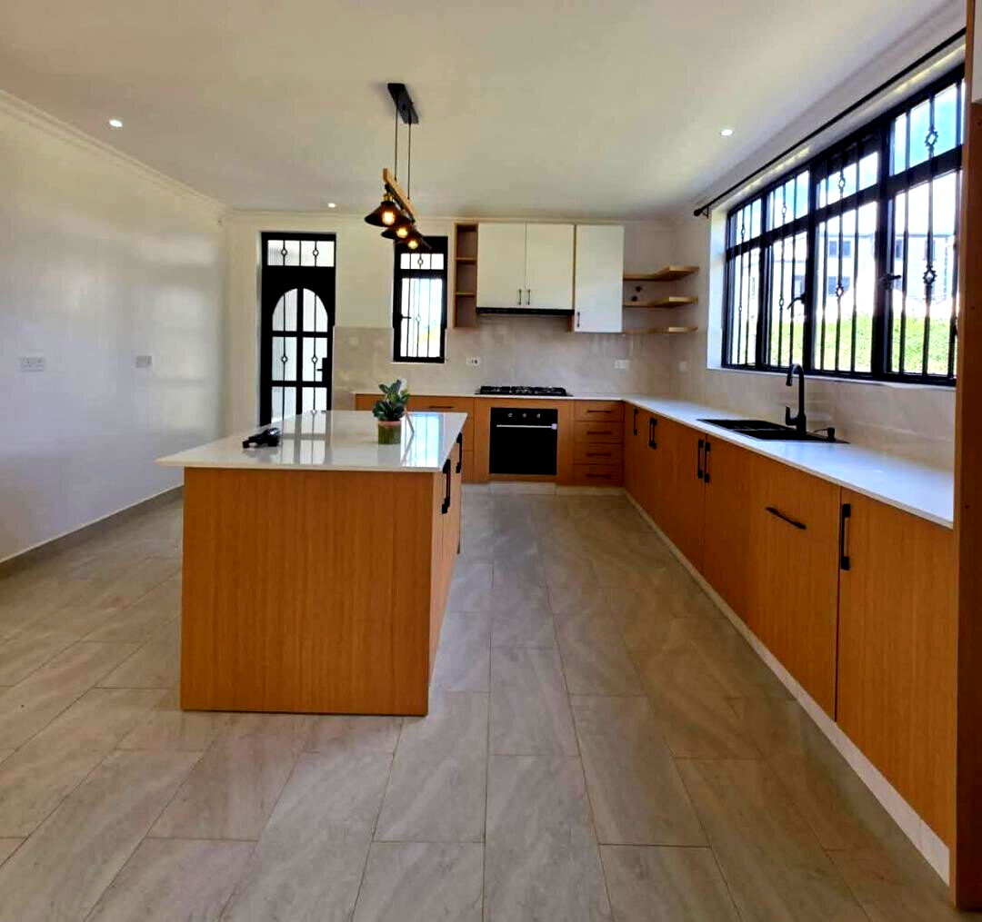 4BR All-Ensuite Townhouse on Quarter-Acre with Title - Dykio, Ruiru
