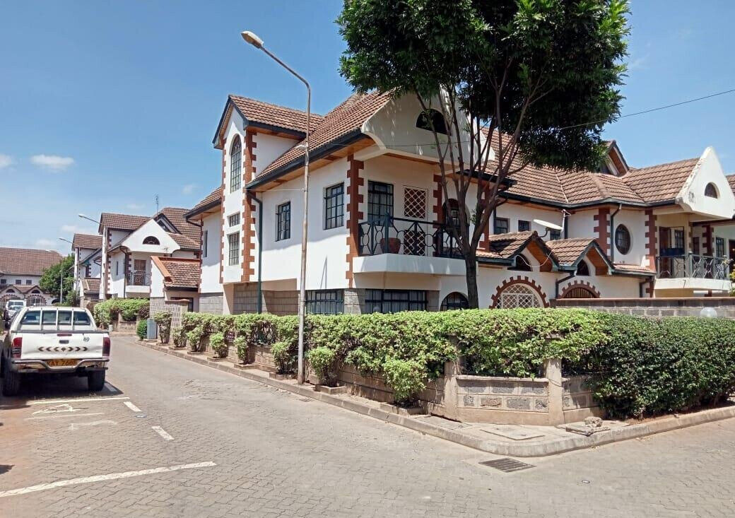 5BR All-Ensuite Townhouse with DSQ - South C Gated 20-Unit Estate